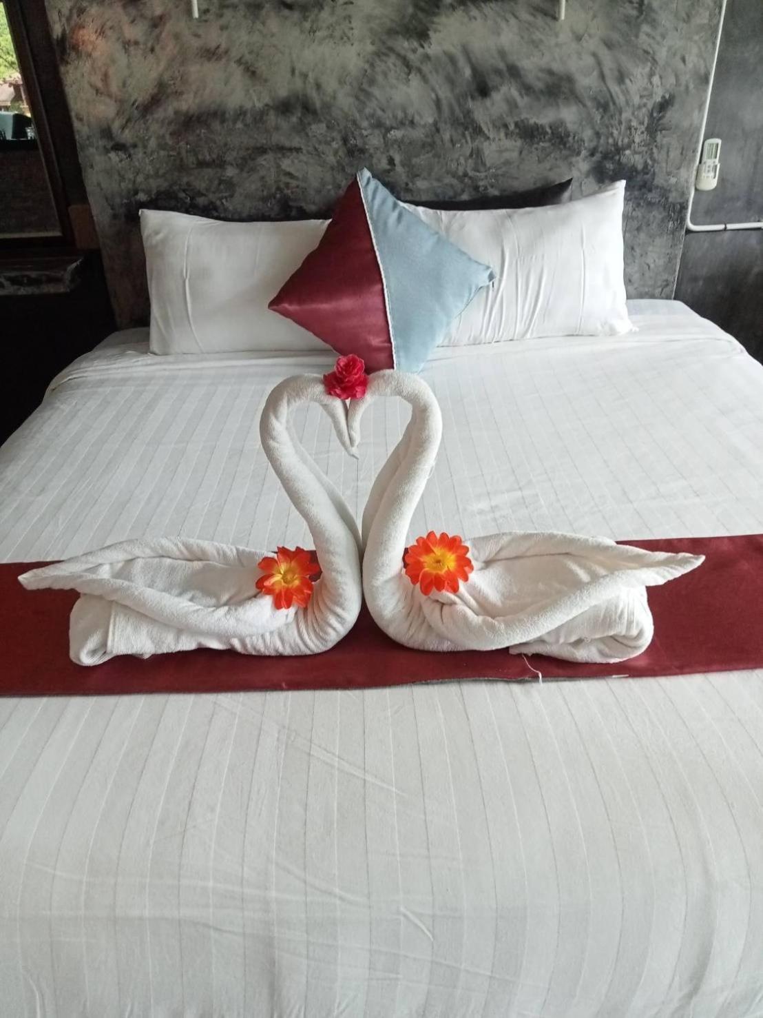 Keeree Loft Resort Thong Pha Phum Esterno foto