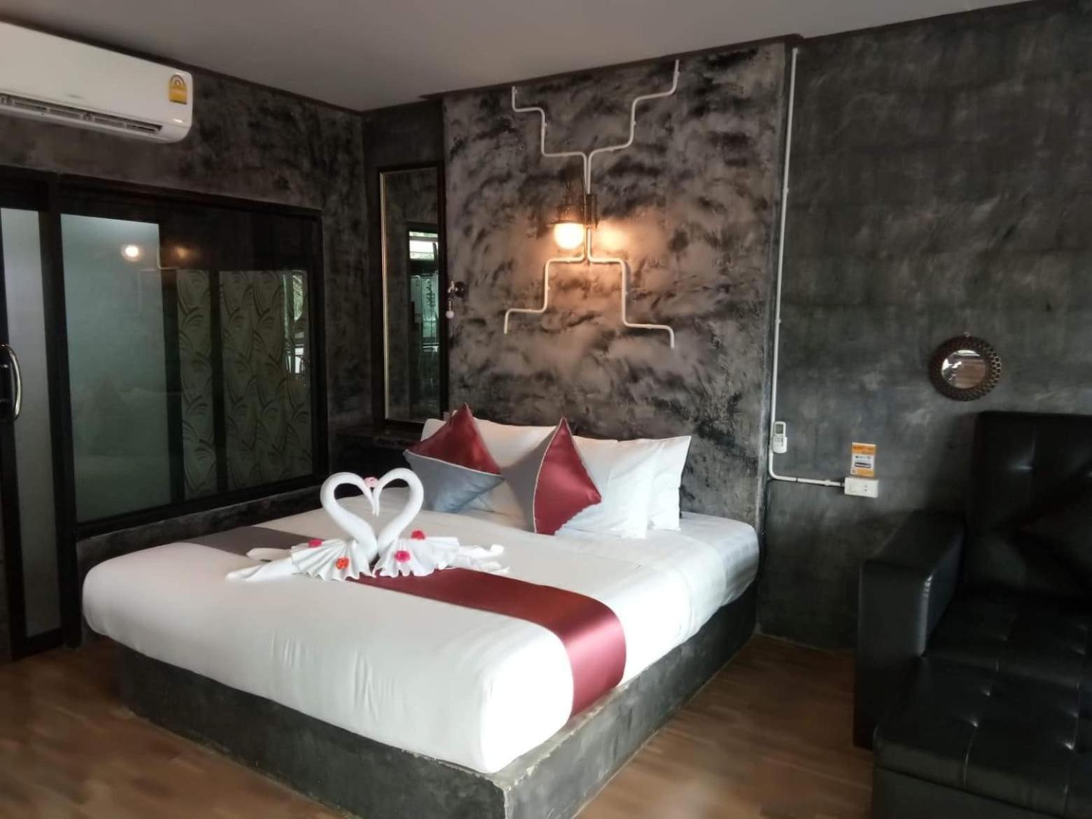 Keeree Loft Resort Thong Pha Phum Esterno foto