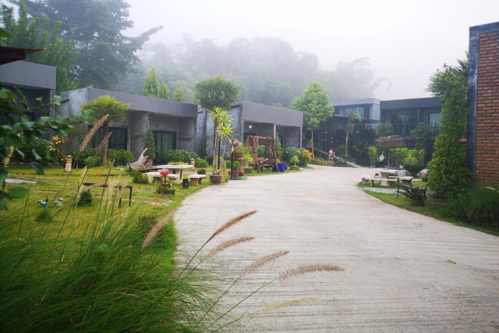Keeree Loft Resort Thong Pha Phum Esterno foto
