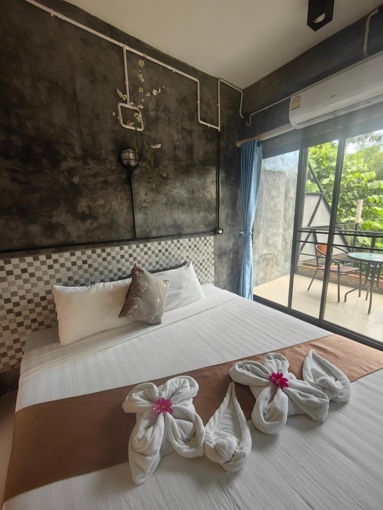 Keeree Loft Resort Thong Pha Phum Esterno foto