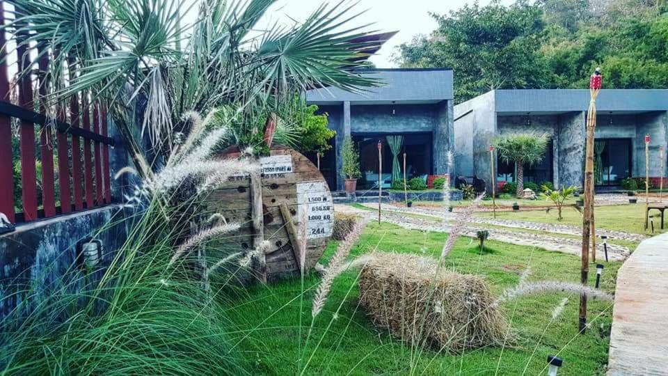 Keeree Loft Resort Thong Pha Phum Esterno foto